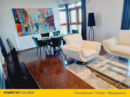 Przestronny apartament 3 min od metra Dw. Gdański