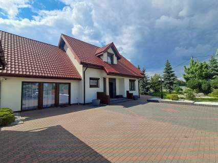 Dom jednorodzinny z ogrodem zimowym i działką 3818m2Czartki