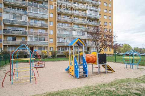 Kawalerka na Ursusie z dużym balkonem