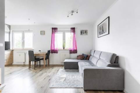 balkon duża piwnica w cenie 3 pokoje