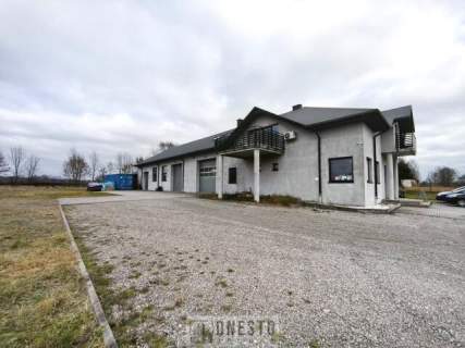 Lokal idealny pod usługi, biuro z dużym parkingiem, Janów Lubelski