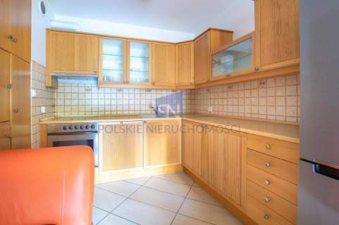 Krzyki 2 pokoje Balkon Miejsce postojowe.