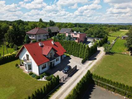RĄCZNA - 6 pokoi na 10 arach - Twój Nowy Dom