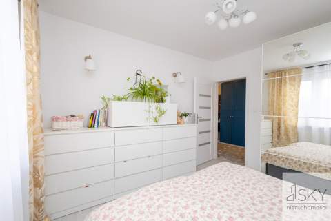 90m , 2 poziomy, 2 miejsca park., balkon, 4 pokoje