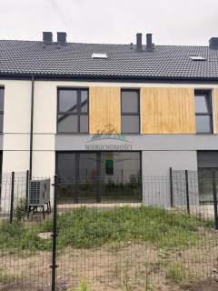 Gotowy dom w Mędłowie, 114m2 plus 28m2 poddasza, mały ogród
