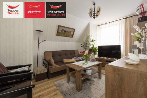 Dom - 2 osobne mieszkania, 2 garaże