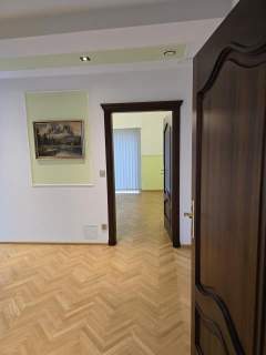 Nieruchomość komercyjna do wynajęcia, 305 m2, Łazy