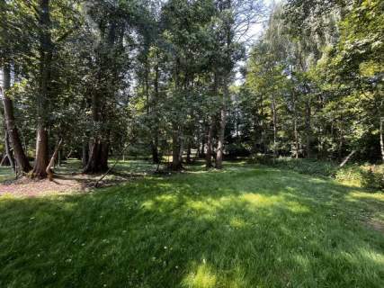 Prywatny park z możliwościa zabudowy/9400m/dostęp do rzeki Zw