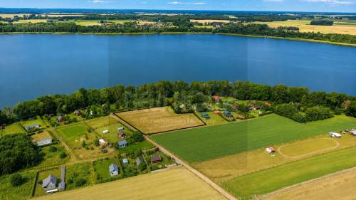Wyjątkowa działka nad jeziorem Woświn