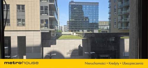 Lokal z najemcą CBD Warszawy Metro Parking