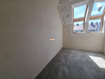 Segment narożny z ogrodem i garażem Ochojno