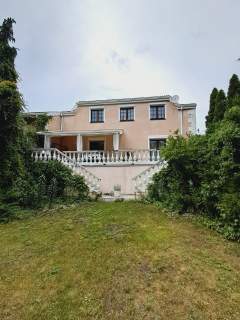 Dom o powierzchni 240m2, działka 2154m2, Wolica