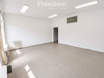 Przestronny lokal usługowy na ul. Gwardii Ludowej