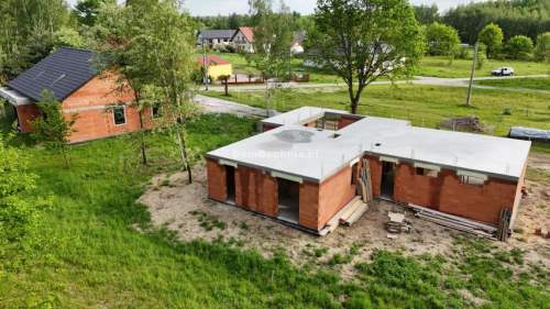 Parterowy dom z podwójnym garażem Mika III