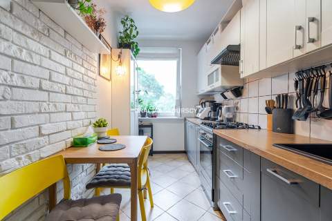 2 pokoje 51,32 m duży balkon os. Handlowe