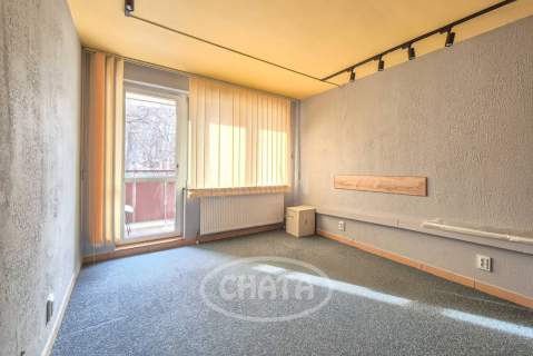 LOKAL BIUROWO-USŁUGOWY/40 M2 BALKON