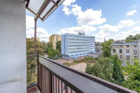 2 pokoje z balkonem na Bałutach   pod remont