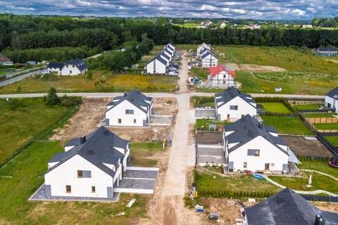Komfortowy bliźniak z dużą działką Warzenko