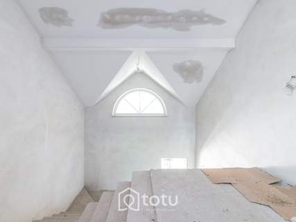  Dom w stylu dworkowym z dużą działką 1642 m 