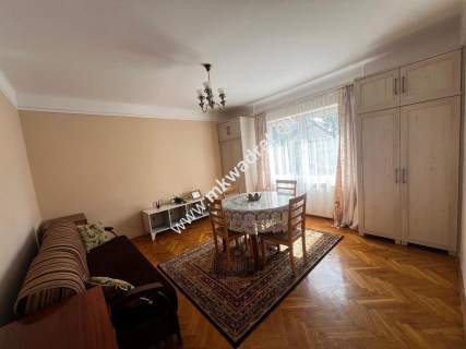 Wolnostojący dom na działce 1140 m2 Brwinów