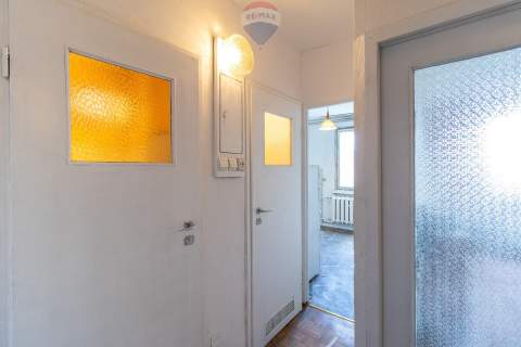 2 pokoje z balkonem na Bałutach pod remont