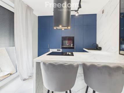 Dwupoziomowy apartament z klimatyzacją. Taras.