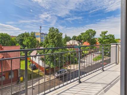 Trzypokojowy apartament w kamienicy z garażem,