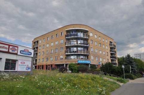 Lokal po żłobku na wynajem 140m , parter, wysoki