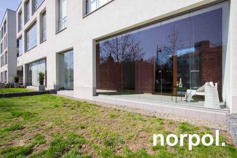 Nowoczesne mieszkanie z loggią i tarasem / Modern apartment with...