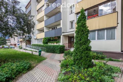 5-pokojowe mieszkanie 75,5 m w centrum, blisko UM