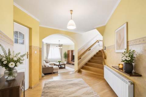 Dom wolnostojący 545 m2 Nowy Targ, os. Gazdy 12D