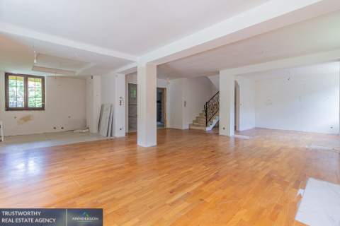 Pychowice, przestronny dom 260 m2, działka 8 ar