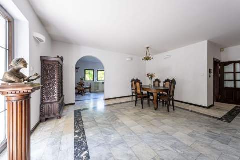 Rezydencja z kompleksem SPA i basenem - Kanie