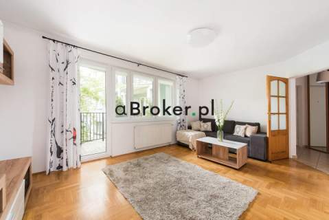 70 m2 3 osobne pokoje, balkon, piwnica blisko Zakrzówek, tramwaj