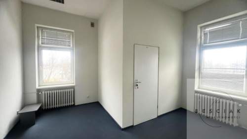  LOKALE UŻYTKOWE NA WYNAJEM - ul. Zbylitowska 82m2 