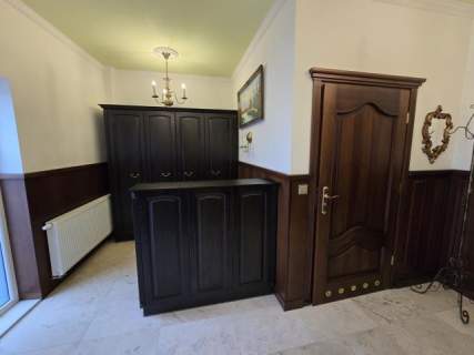 Nieruchomość komercyjna do wynajęcia, 305 m2, Łazy