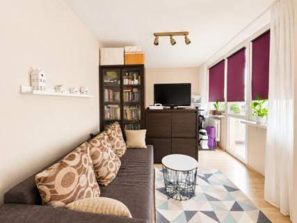 Tysiąclecie 2 pokoje duży balkon do zamieszkania