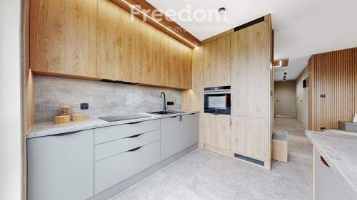 Czteropokojowy apartament z tarasem - Centrum
