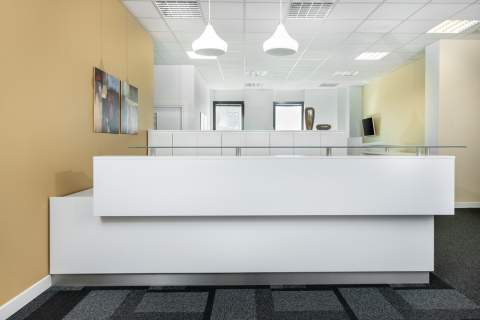 Wybierając przystosowaną do zespołów w Regus Zana