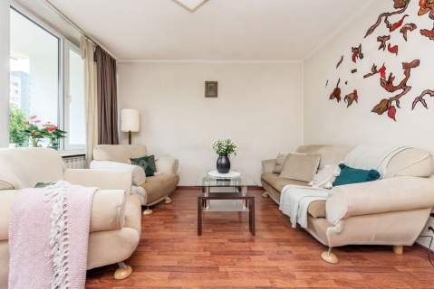 Oddzielna kuchnia, 2 balkony, piwnica, 61 m