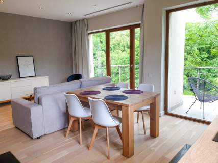 Przestronny apartament w zielonej okolicy