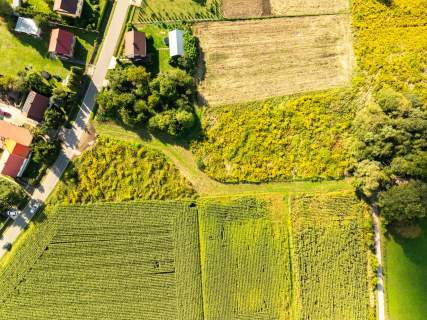 Płaska, prostokątna działka 33 km do Krakowa