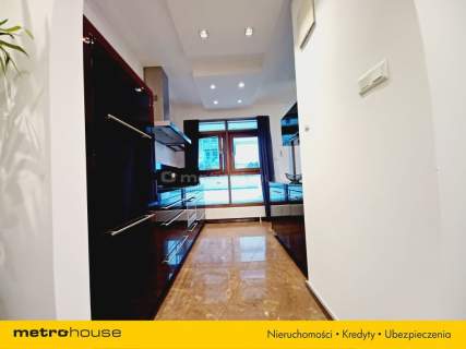 Przestronny apartament 3 min od metra Dw. Gdański