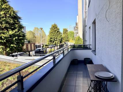 Świetny rozkład i balkon, dużo zieleni i spokój