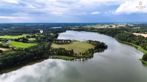 Mazury-malownicza działka blisko jeziora i lasu.