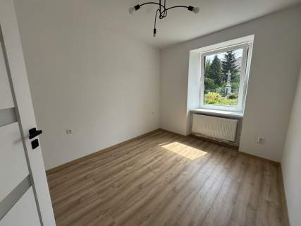 Mieszkanie 2 pokoje garaż 2 stanowiska ogród