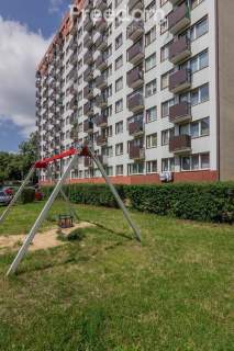 2 pokoje 39,2 m do remontu, umeblowane, 1. piętro