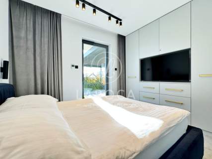 Apartament 2 pokoje, winda, ogród/garaż.