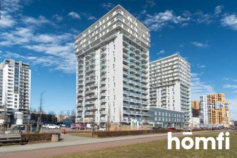 Atrakcyjny apartament na 10 piętrze, blisko morza
