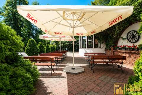 ZAJAZD Z RESTAURACJĄ NA SPRZEDAŻ - GMINA OZIMEK